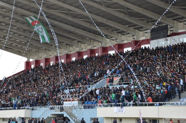 Harbiler 36 Taraftar Grubu, Kars 36 Spor’a Destek Kampanyası Başlattı