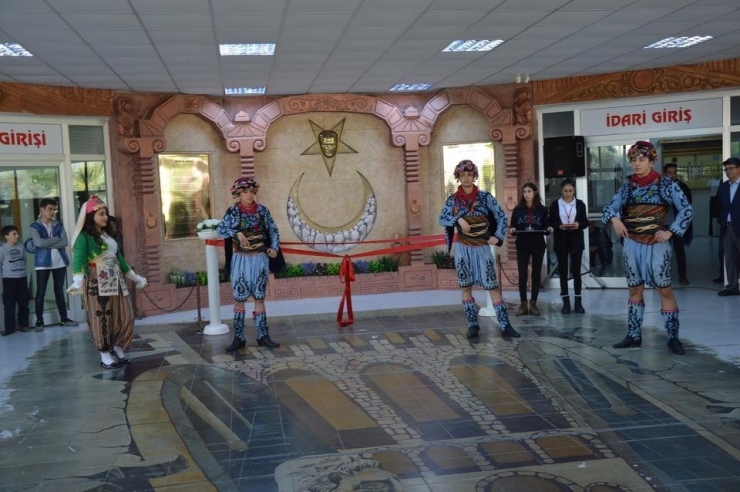 Prof. Dr. Mustafa Özcan, Güzel Sanatlar Lisesi Öğrencileriyle Buluştu