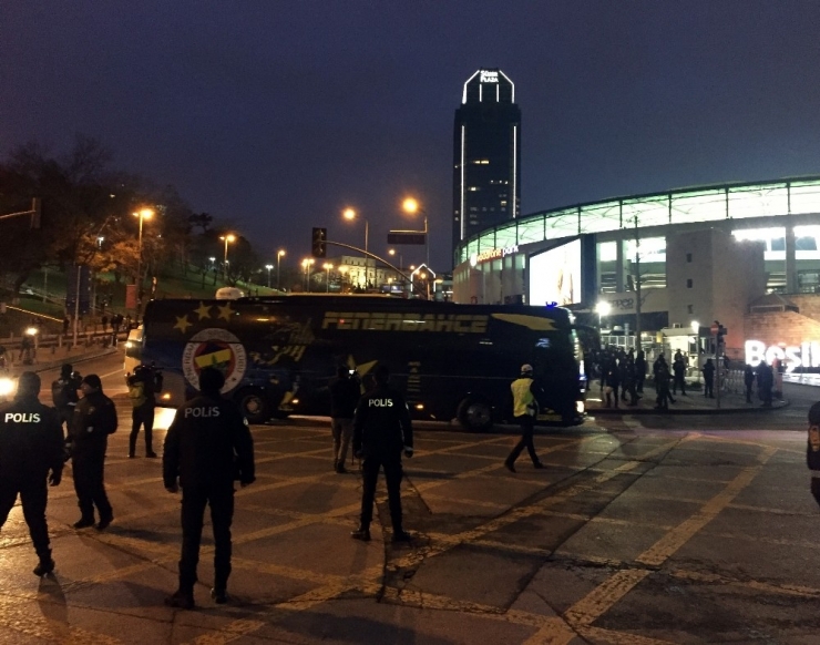 Fenerbahçe Stada Ulaştı