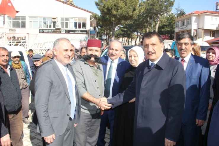 Ak Parti Heyetinden Arapgir’e Çıkarma