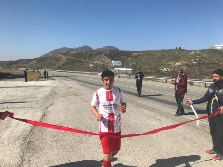 Sason’da Öğrenciler Arasında Atletizm Elemeleri Yapıldı