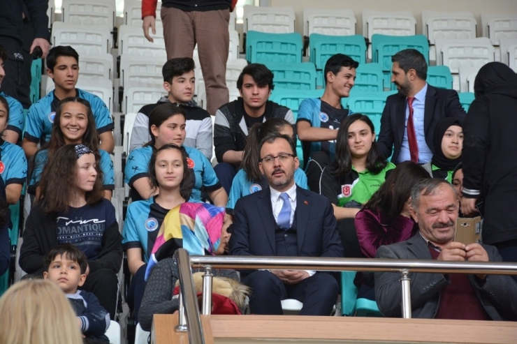 Bakan Kasapoğlu: "2002’de Türkiye’de 1500 Spor Tesisi Varken Şimdi 5 Bin Spor Tesisi Var"