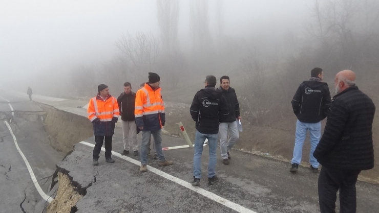 Heyelan Nedeniyle Yıkılma Tehlikesi Olan Evlerden Biri Boşaltıldı