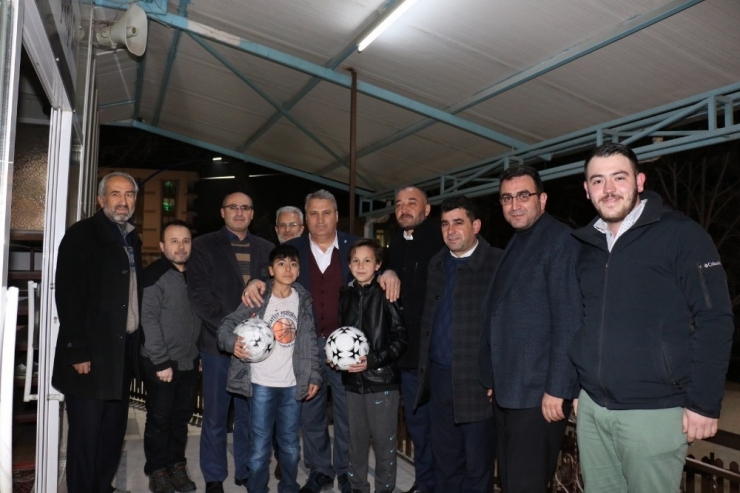 Başkan Çerçi Atatürk Ve Barbaros’ta Vatandaşla Buluştu