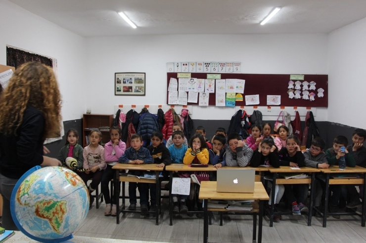 Ted Ankara Koleji Köy Okuluna Bilim Götürdü