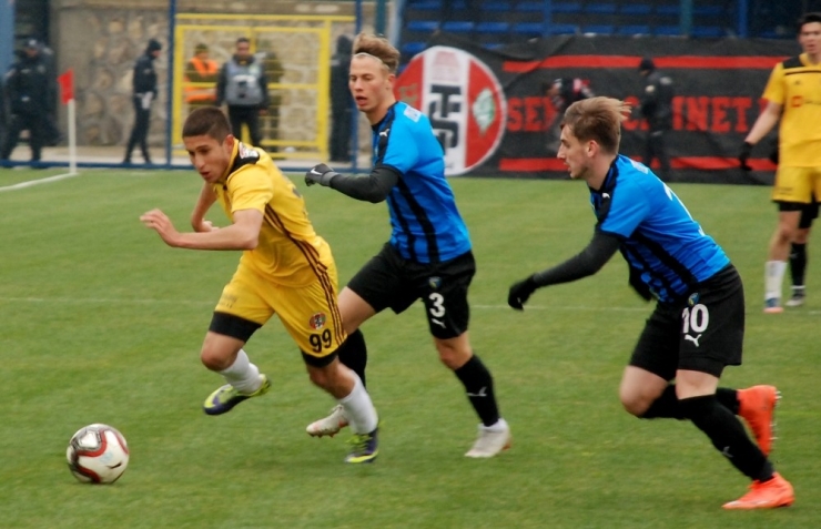 Karacabey Belediyespor’da Yüzler Gülüyor