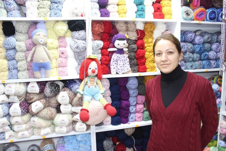 Boş Zamanlarını Üreterek Değerlendiriyor