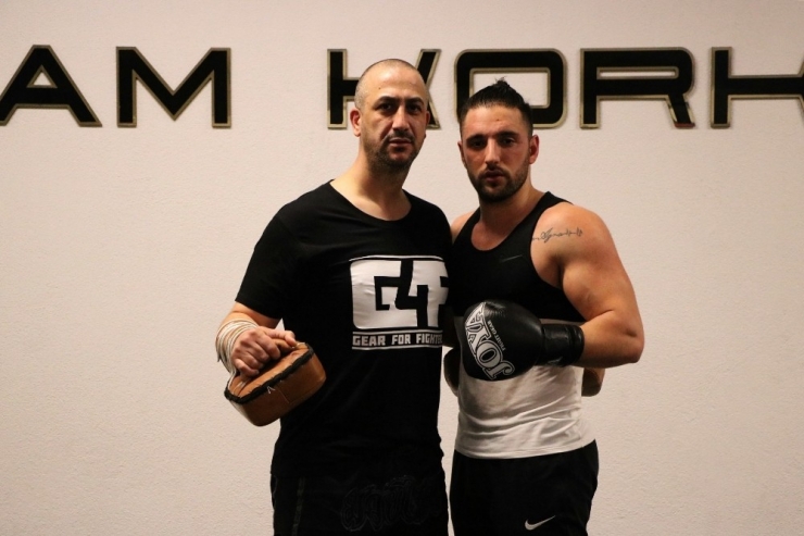 Kick Boksçu Enes Tetik, King Of Kings World Series’e Sıkı Hazırlanıyor