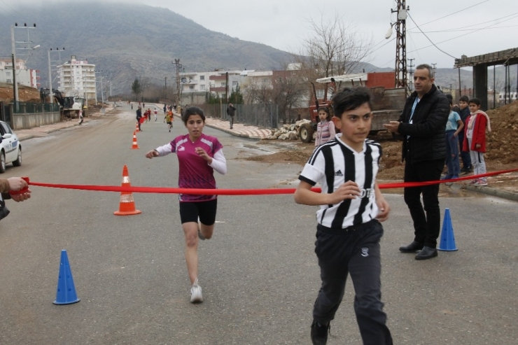 Kozluk’ta Atletizm Elemeleri Yapıldı