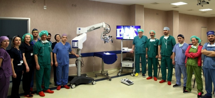 Tıp Fakültesi’ne Yarım Milyonluk Ameliyat Mikroskobu