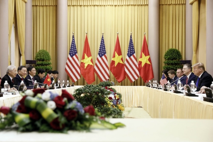 Trump-kim Jong Zirvesi Akşam Yemeği İle Başlıyor