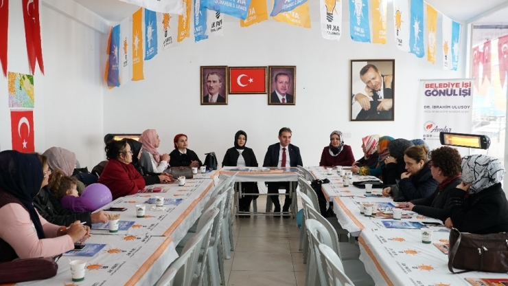 Ak Parti Avcılar Belediye Başkan Adayı Dr. İbrahim Ulusoy’a Anlamlı Hediye