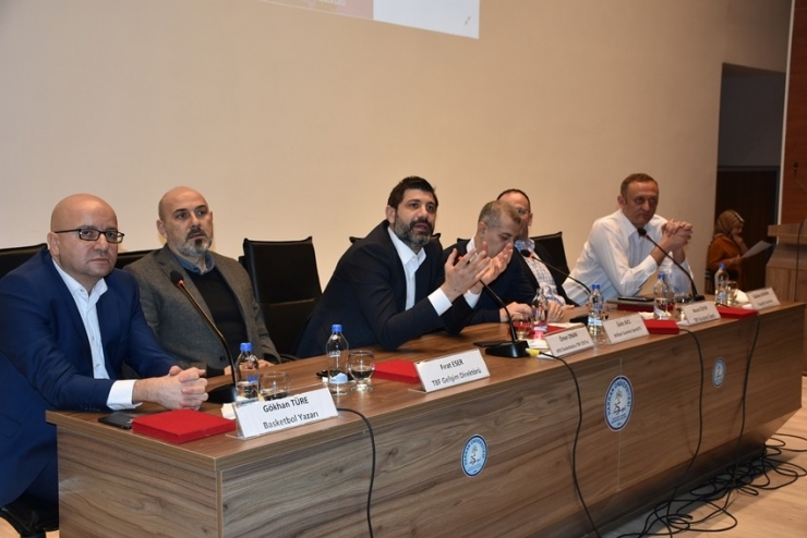 Basketbolun Duayenleri Hrü’de Söyleşiye Katıldı