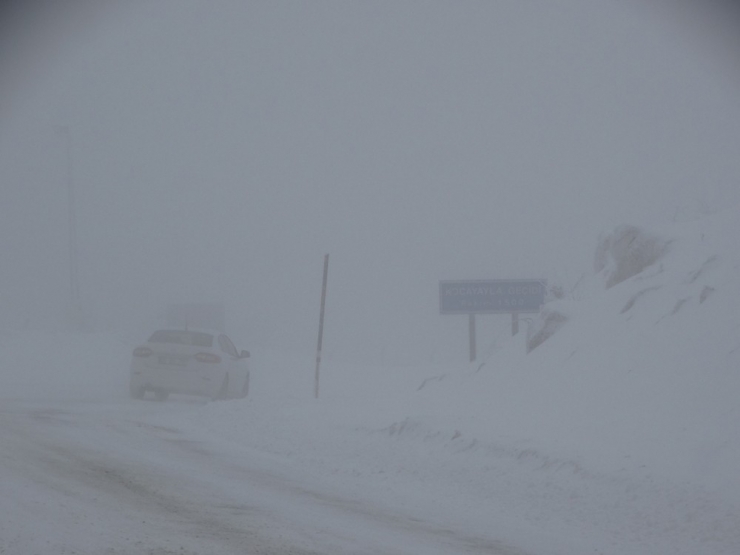 Domaniç’te Kar Yağışı, Sis Ve Buzlanma