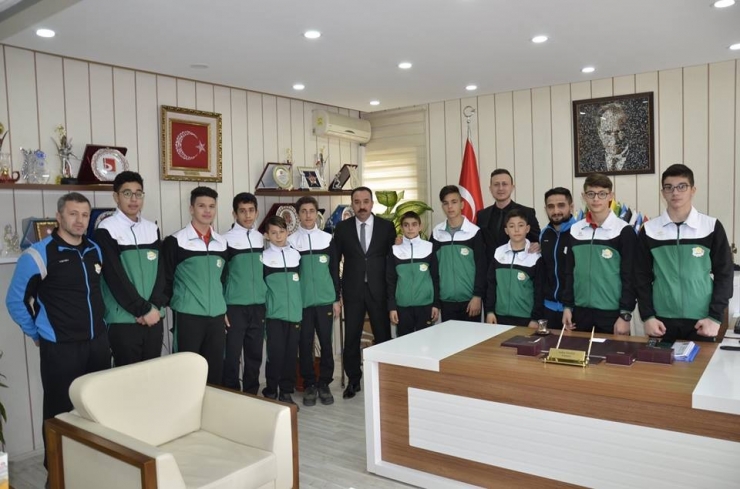 Güreş Kafilesi Anadolu Yıldızlar Ligi’ne Uğurlandı