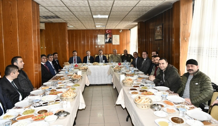 Vali Akbıyık: “Eğitim Önceliğimizdir”