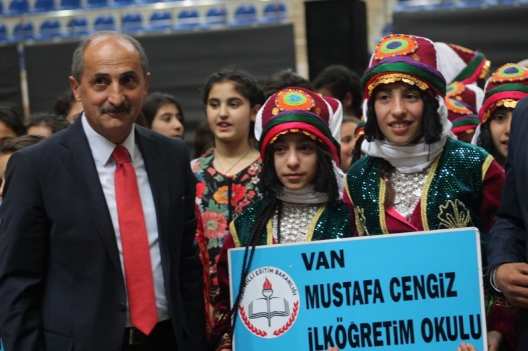 Edremitli Kızlar Şampiyonluğa Doymuyor