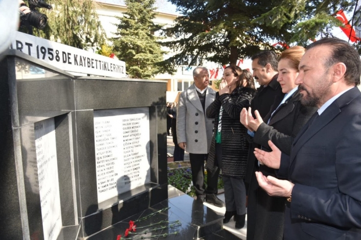 Üsküdar Vapuru Faciası’nda Hayatını Kaybedenler İzmit’te Anıldı