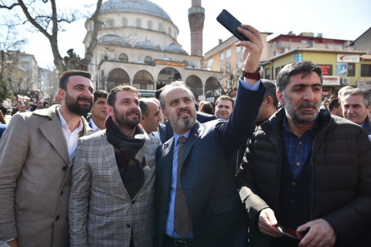 Aktaş’tan Miting Gibi Açılış