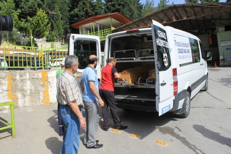 Kocaelililer Cenazelerinde Yalnız Hissetmiyor