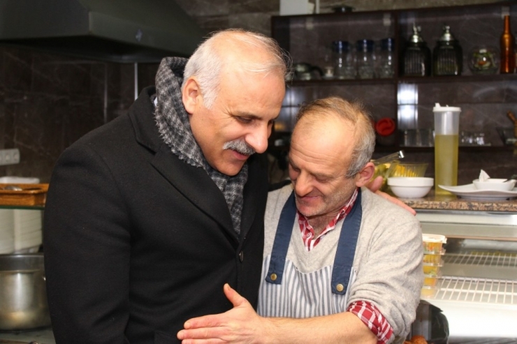 Zorluoğlu, Ortahisar’da Destek Turuna Çıktı