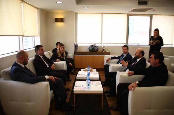 Chp’li Sandal: "İşsizliği Çözmek İçin İş Dünyası İle Birlikte Hareket Edeceğiz"