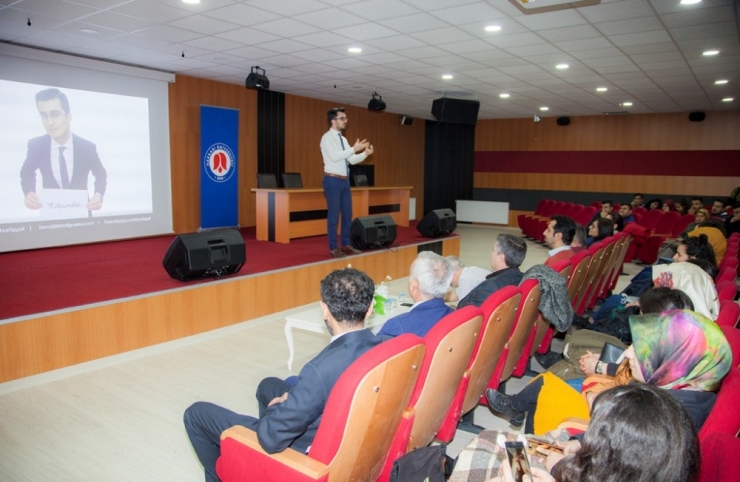 Hakkari Üniversitesinden “Sosyal Girişimcilik” Semineri