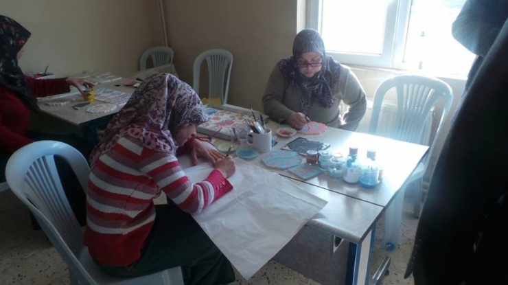 Köylerde Çini İşlemeciliği Kursuna İlgi