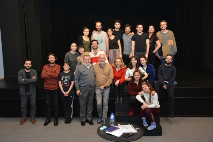 Tiyatro Sanatçısı Erdal Küçükkömürcü Öğrencilerle Buluştu