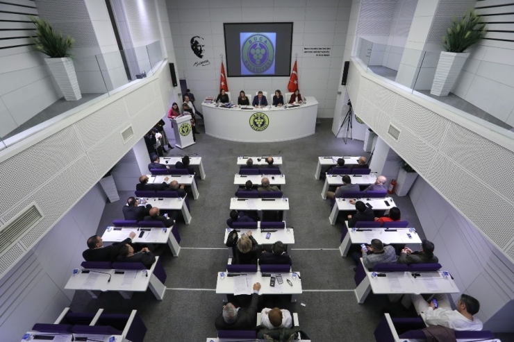 Başkan Piriştina, Meclis Üyeleriyle Vedalaştı