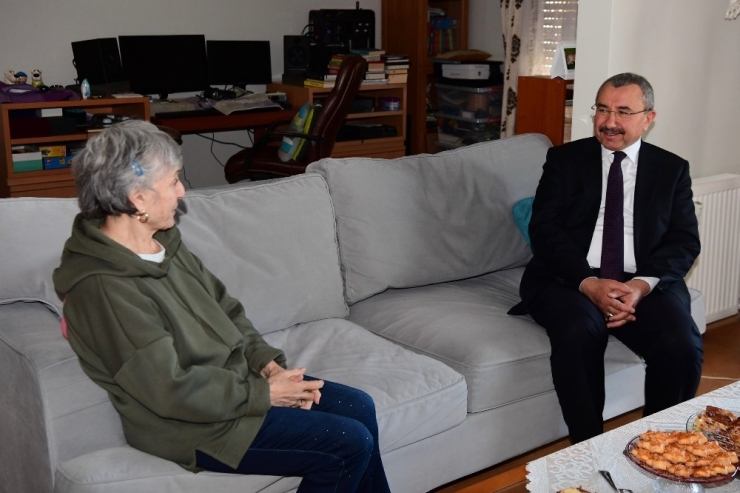 İsmail Erdem’den Milli Şair Mehmet Akif Ersoy’un Torununa Vefa Ziyareti