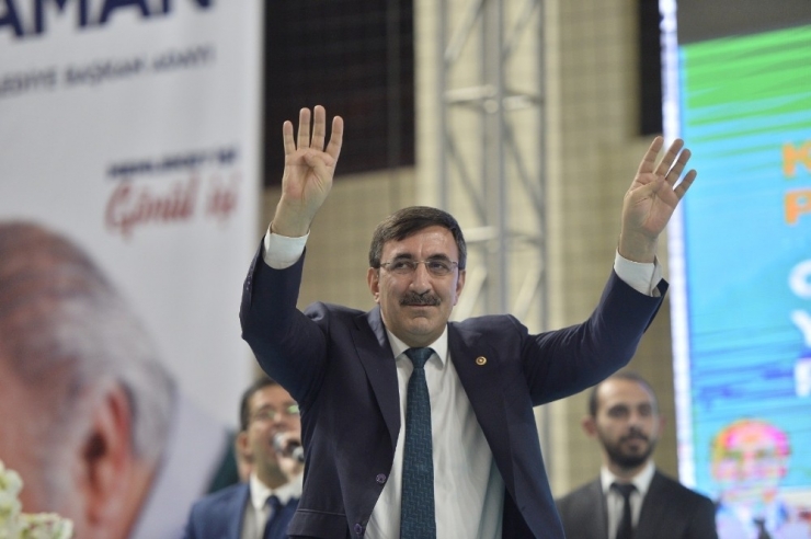 Ak Parti Genel Başkan Yardımcısı Cevdet Yılmaz Mardin’de