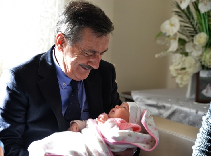 Ataç, ‘Hoş Geldin Bebek’ Ziyaretlerini Sürdürüyor