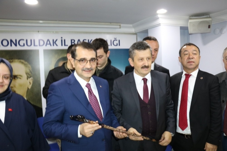 Bakan Selçuk: "Vatandaşlarımıza Bugüne Kadar Toplam 289 Milyar Lira Sosyal Yardım Ulaştı"