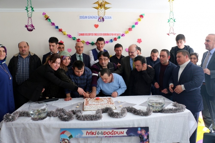 Başkan Boz’dan Özel Öğrencilere Jest