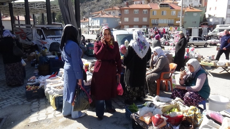 Bu Pazarın Esnafları Kadınlar