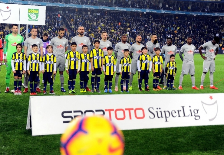Spor Toto Süper Lig: Fenerbahçe: 0 - Çaykur Rizespor: 1 (Maç Devam Ediyor)