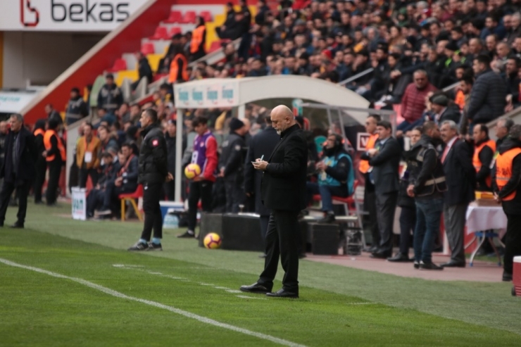 Spor Toto Süper Lig: İm Kayserispor: 0 - Beşiktaş: 0 (Maç Devam Ediyor)