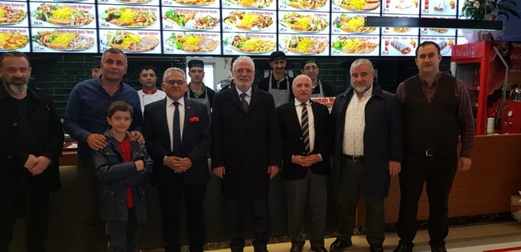 Memduh Büyükkılıç Kayseri Park’da Sayrem’i Açtı