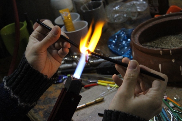 Cama Elleriyle Hayat Veriyor