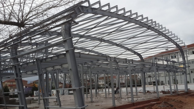 Orhangazi Spor Salonu’nda Çalışmalar Sürüyor