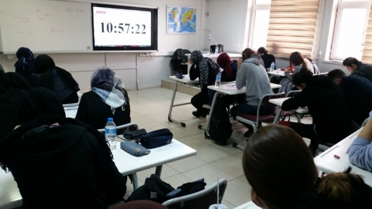 Serdivan’da 18 Öğrenciye 1 Derslik