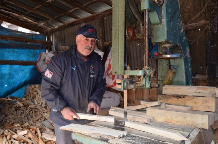 Kan İhtiyacını Olan Onu Arıyor, Kızılay Gibi Çalışıyor