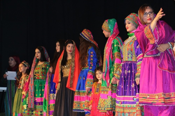 Afganlar Ülkelerinin Kültürünü Tanıttı