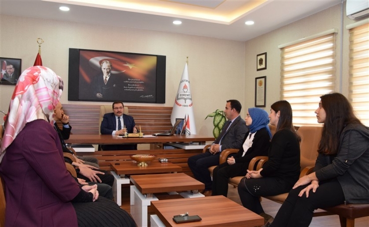 Edremit Milli Eğitim Müdürlüğü, Tübitak Türkiye Finalistlerini Ödüllendirdi