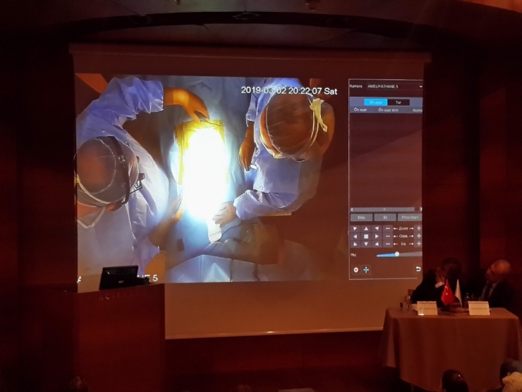 Doktorlar Böbrek Nakli Ameliyatını Naklen İzledi