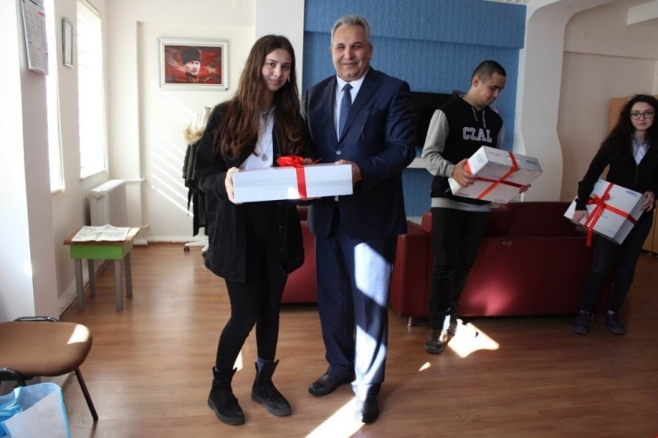 Kitap Kurtlarına Ödülleri Verildi