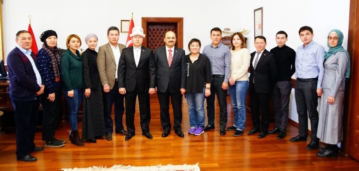 Kırgızistanlı Doktorlar, Kastamonu’da Eğitiliyor