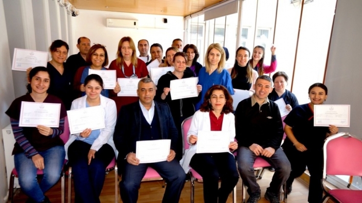 Sarıgöl’de İşaret Dili Öğrenen Sağlık Çalışanlarına Sertifika