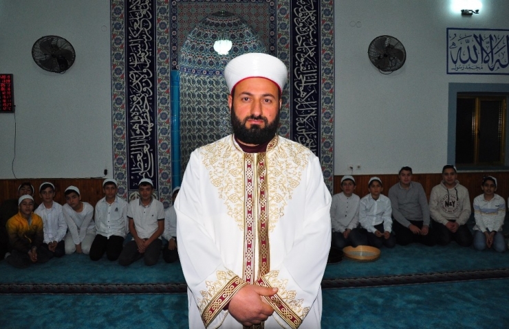 Cami İmamı Çocukların Kaderini Değiştirdi